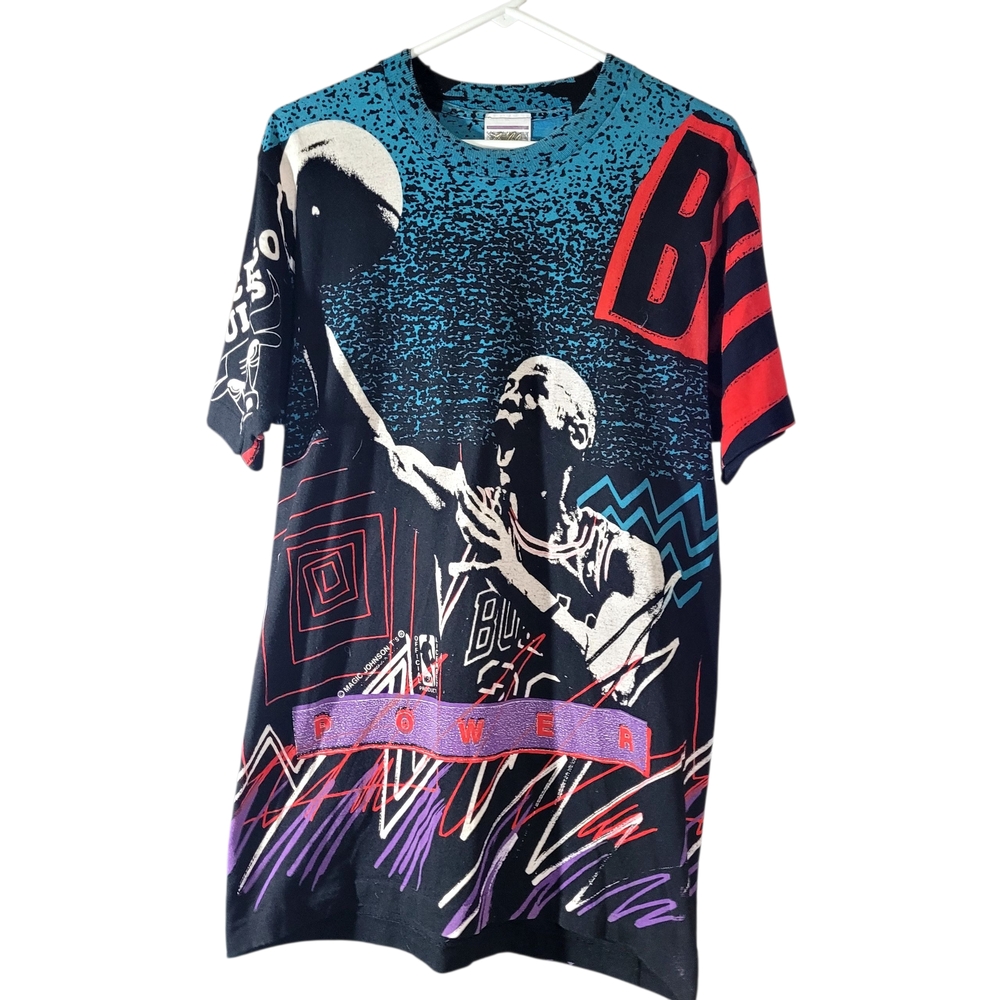 Michael Jordan Magic Johnson Tee. 90s Retro Streetwear. Men Sz L. Used Condition